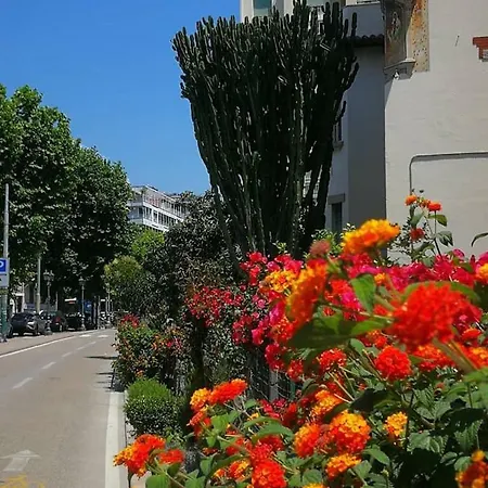 Like - Piazza Bresca Appartement *